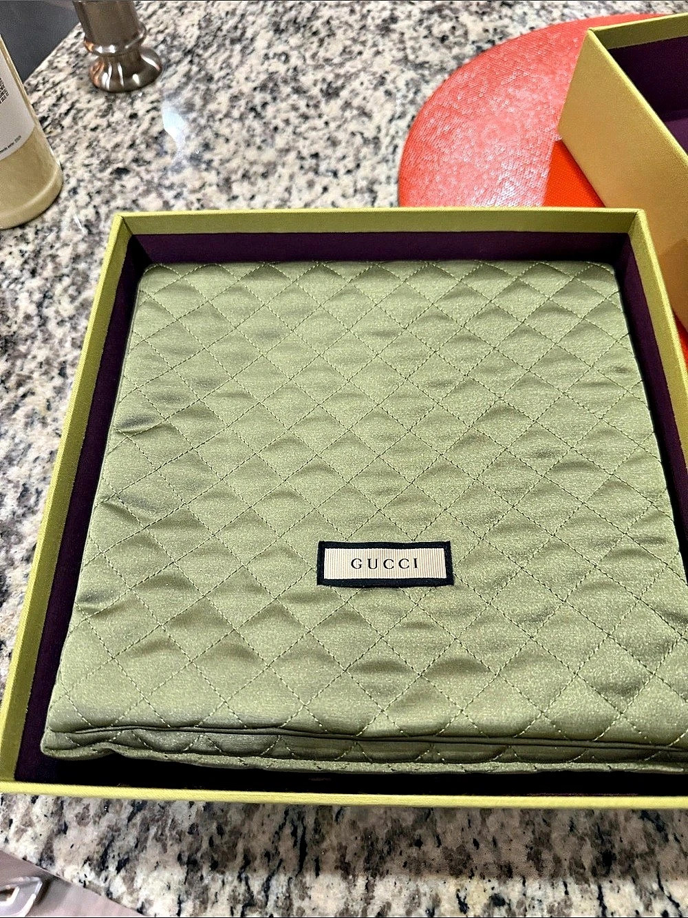 Gucci Quilted Green box and silk Sleeve Like New